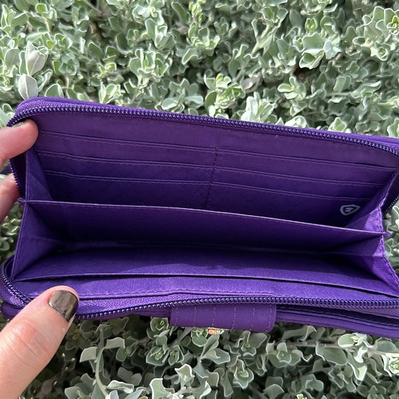 VERA BRADLEY RFID Turnlock Wallet Turn Lock CLASSIC plum purple Microfiber - Picture 3 of 5